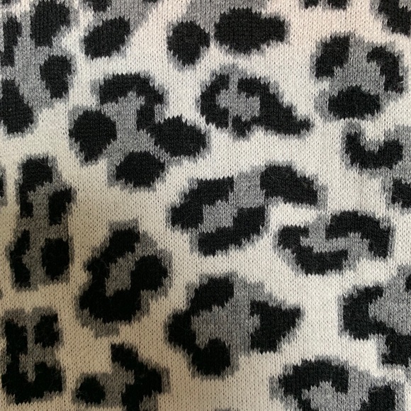Merona Black and Cream Leopard Sweater XS - Picture 4 of 4